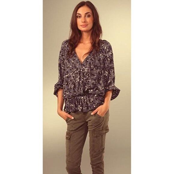 Joie Louvre Printed Silk Blouse Gray Abstract Surplice Peplum Size Large - Picture 10 of 10